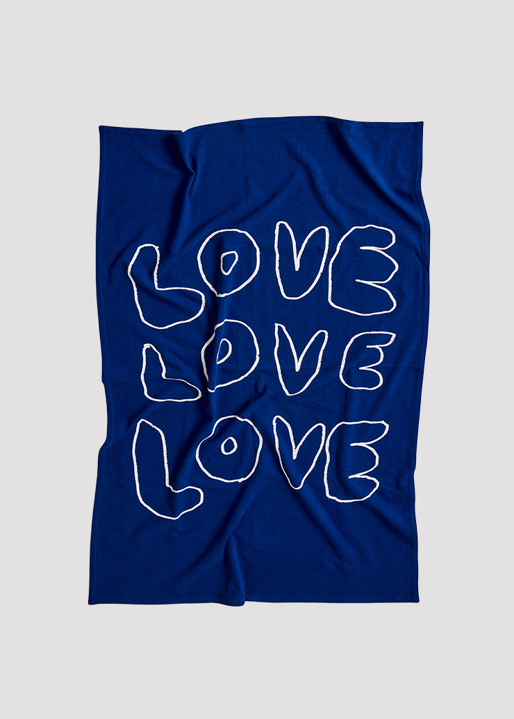 BEACH TOWEL LOVE LOVE LOVE